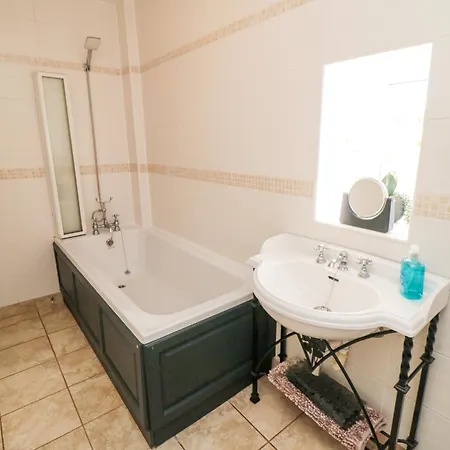 Street House Farm 펜션 *